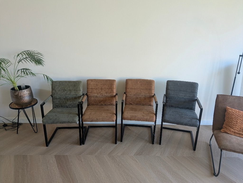 4 industriële stoelen Lizzy van Leen Bakker, Ophalen, Gebruikt, Overige kleuren, Vier