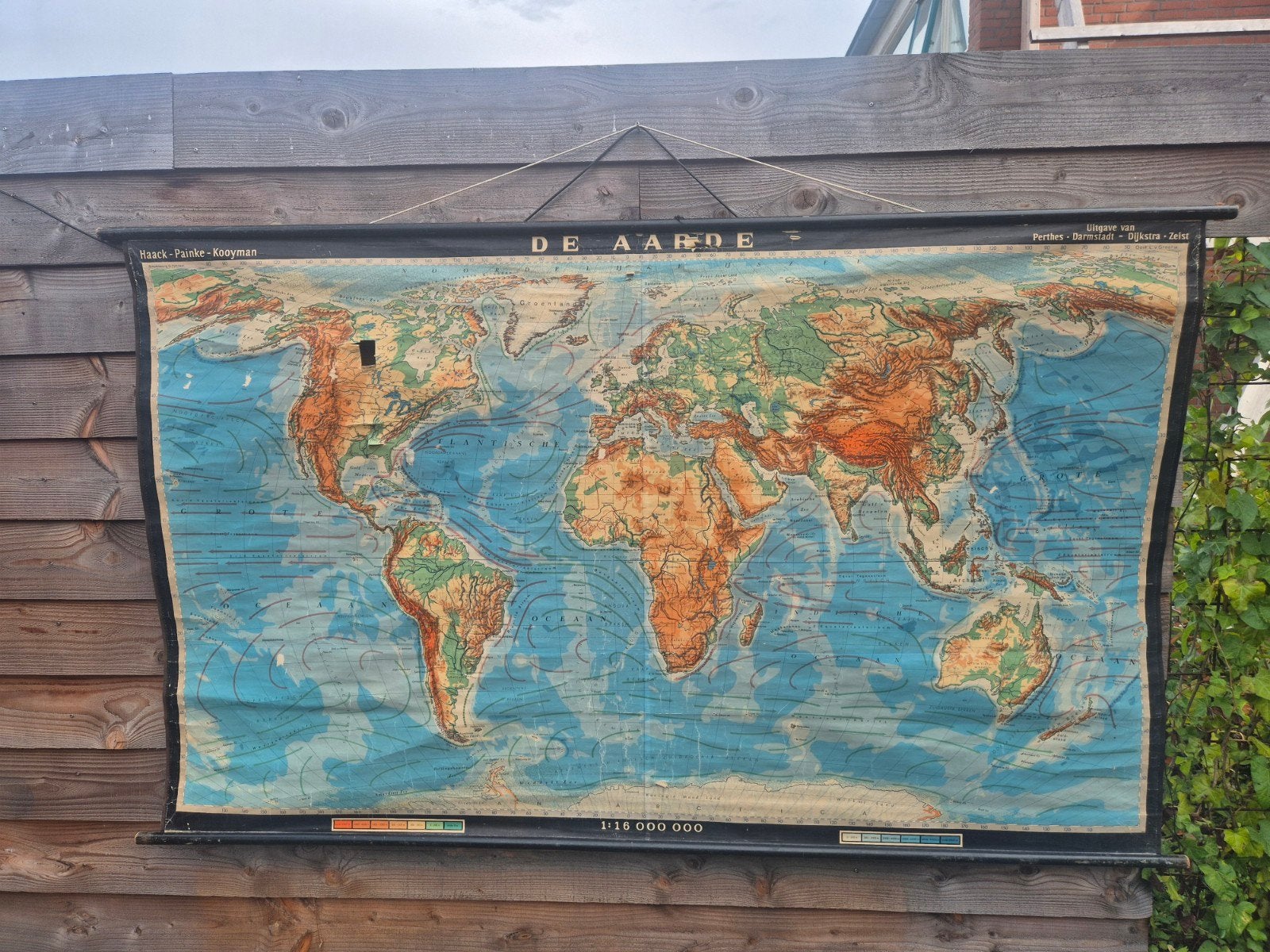 Vintage Schoolkaart 'De Aarde', Boeken, Atlassen en Landkaarten, Landkaart, 1800 tot 2000, Wereld, Ophalen