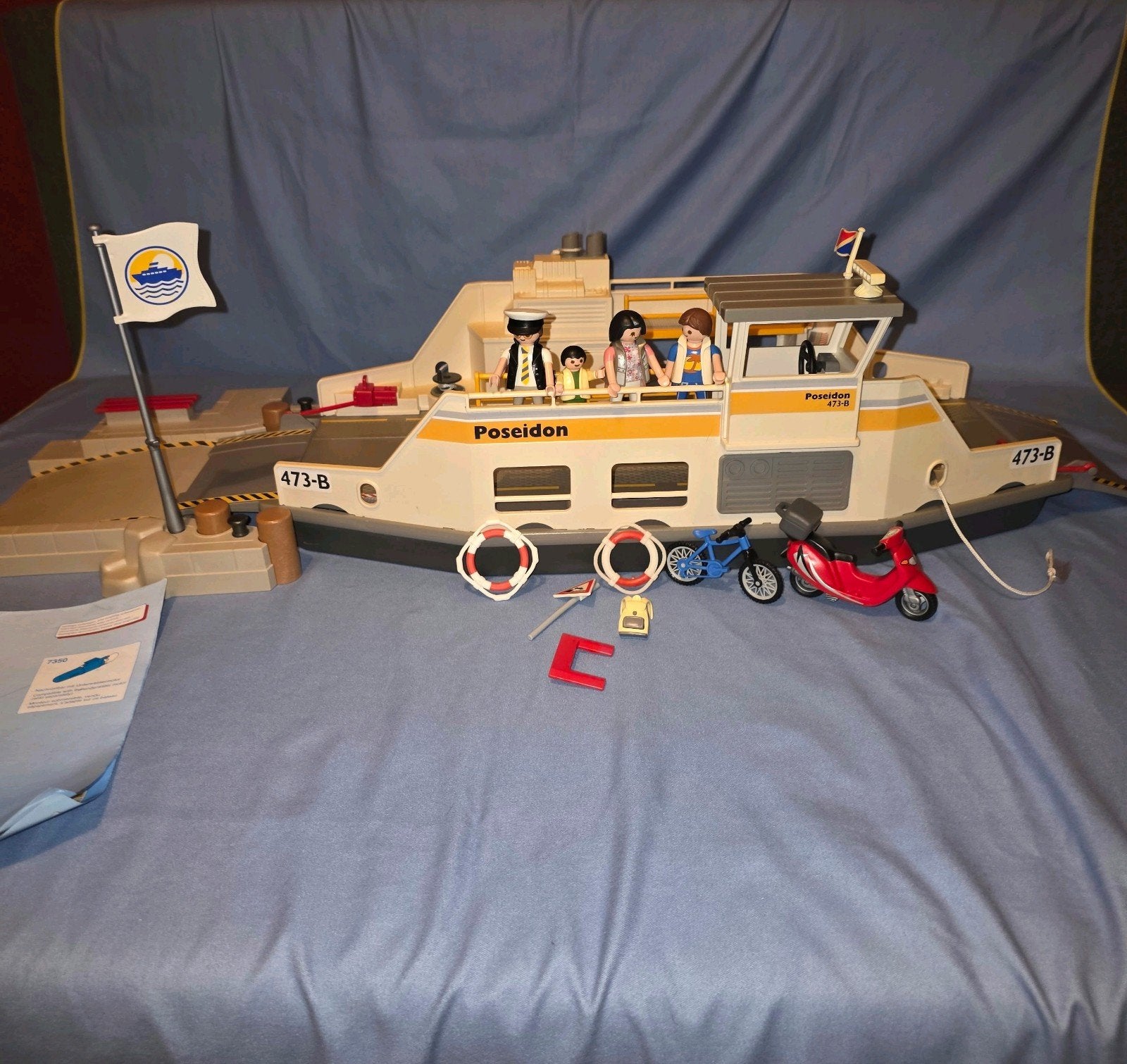 Playmobil 5127 Veerboot met 4 poppetjes en accessoires, Ophalen of Verzenden, Zo goed als nieuw, Complete set, Boot/Schip