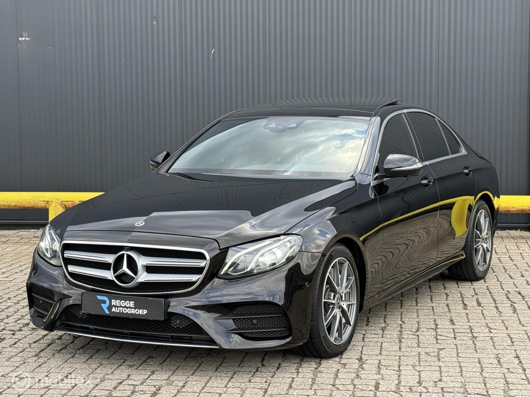 Mercedes E-klasse 220 d AMG-Pakket BURMESTER | PANORAMADAK, Auto's, Achterwielaandrijving, Gebruikt, 4 cilinders, 1645 kg