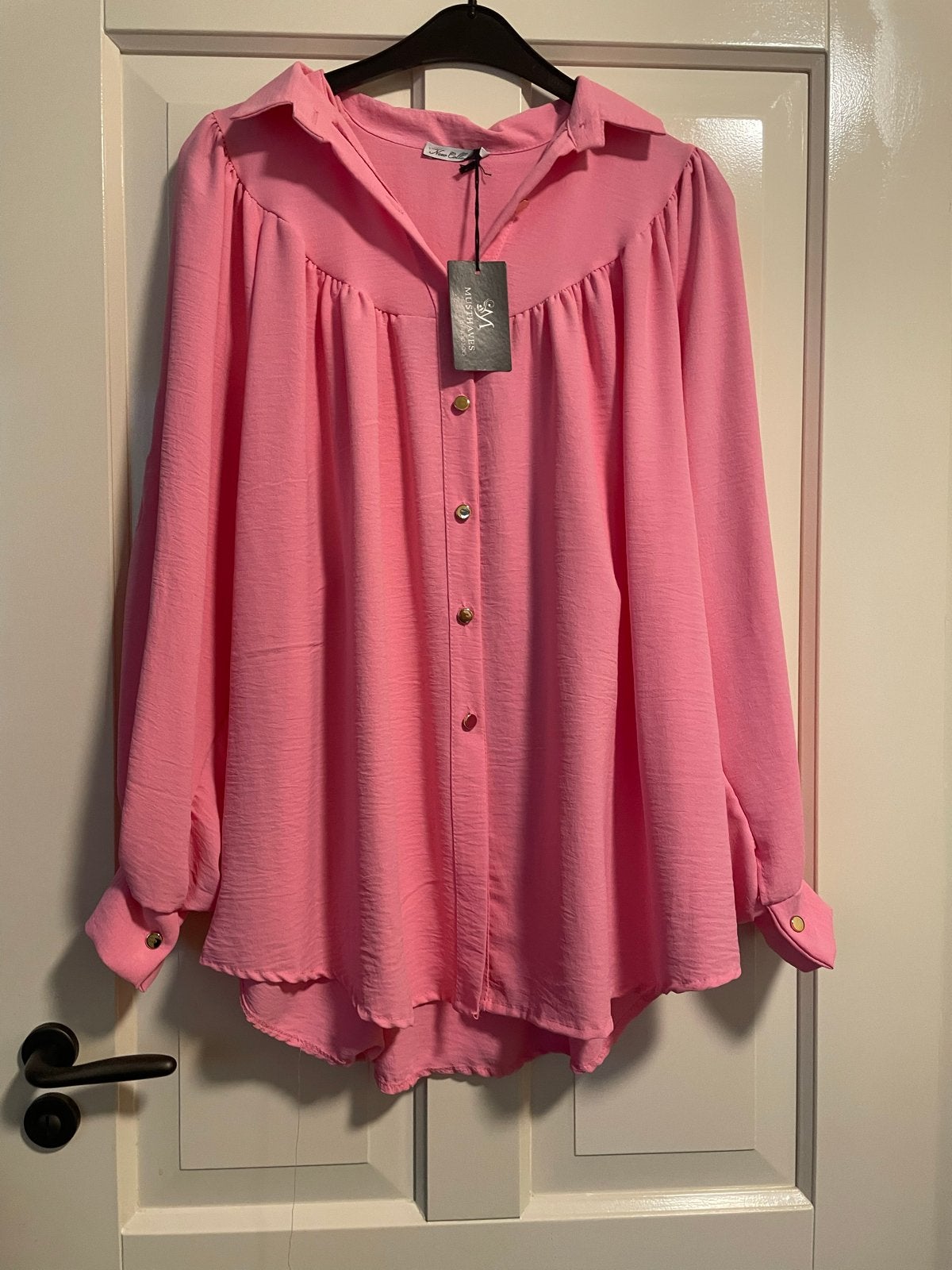 Roze blouse met gouden knopen - Musthaves by Roosoo, Ophalen of Verzenden, Nieuw, Roze, Blouse of Tuniek
