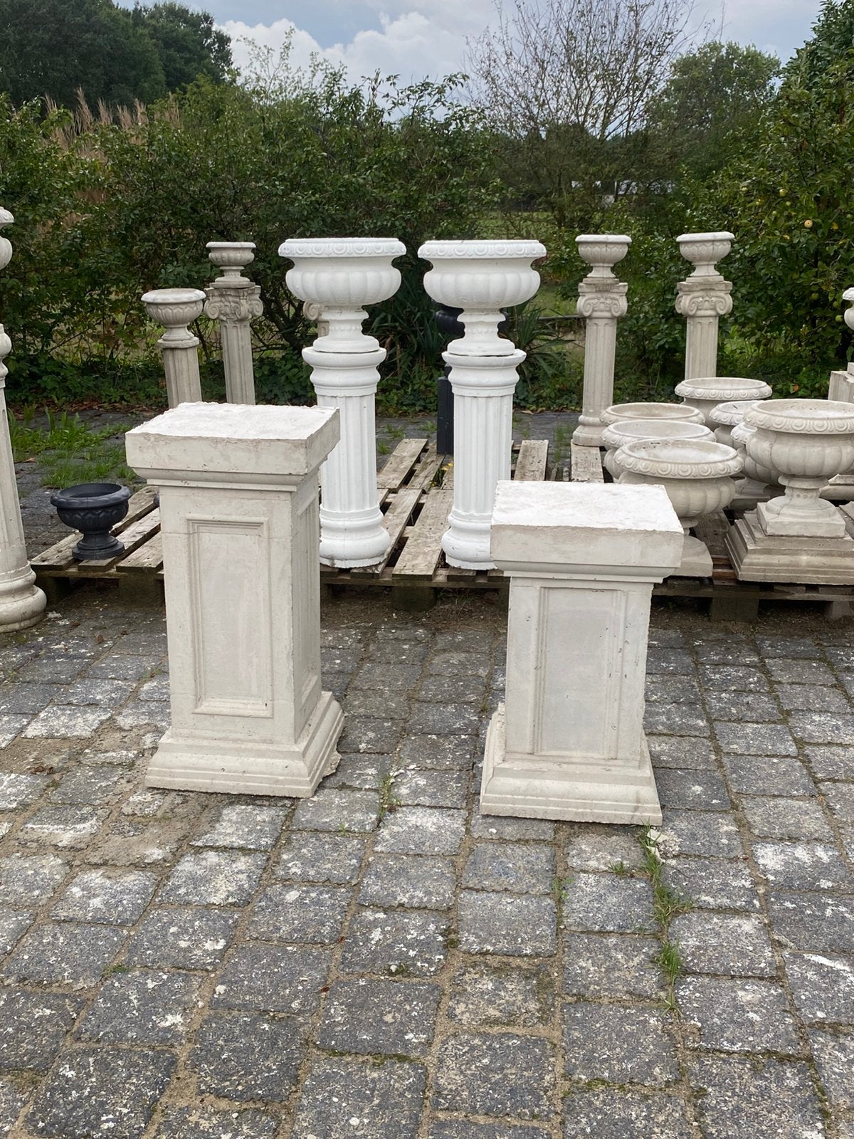 2 sets van betonnen zuilen 90 en 60 cm hoog 40 cm breed, Ophalen, Nieuw