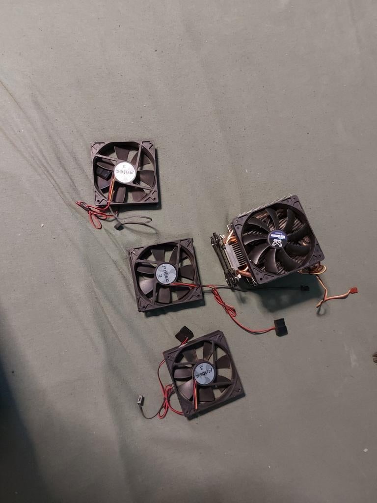 Antec CPU Koeler met 3 Extra Fans, Ophalen of Verzenden, Gebruikt, Luchtkoeling
