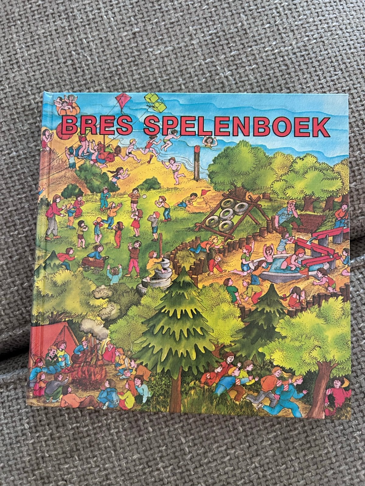Bres Spelenboek - Boek vol spelletjes en activiteiten, Ophalen of Verzenden, Gelezen, Non-fictie