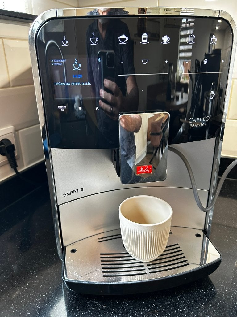 Melitta Caffeo Barista T Smart – Bluetooth -  gerefurbished, Afneembaar waterreservoir, Ophalen of Verzenden, 2 tot 4 kopjes, Gemalen koffie