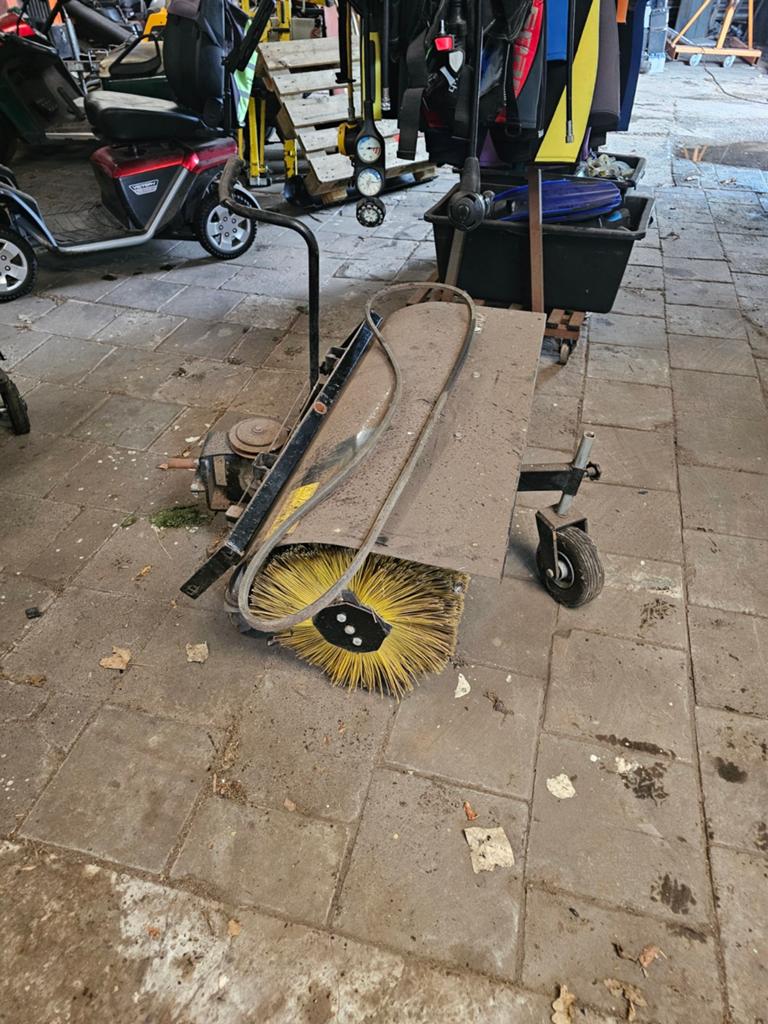 Stiga veegmachine P501 voor Stiga Park frontmaaier, Ophalen, Gebruikt, Stiga