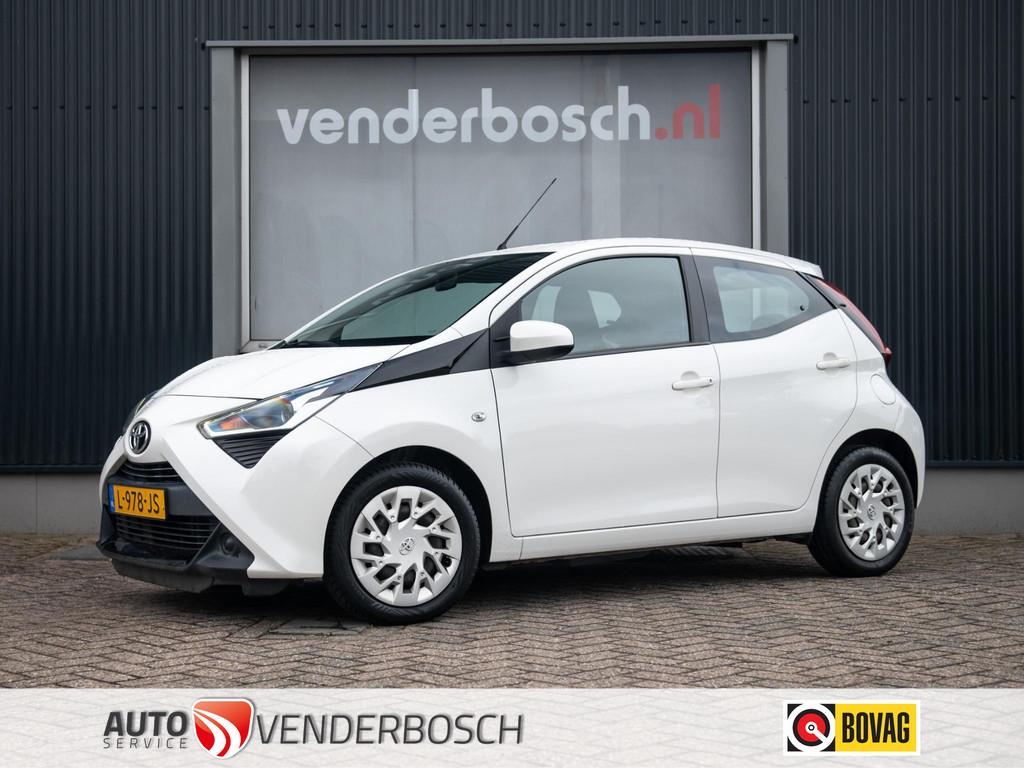 Toyota Aygo 1.0 VVT-i x-play 72pk | Apple CarPlay | Camera |, Voorwielaandrijving, Stof, Gebruikt, Euro 6