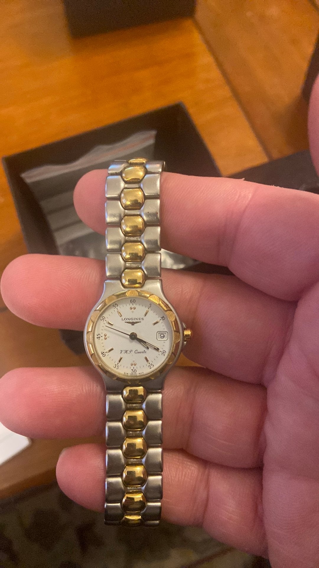 Hierbij een dames horloge longines conquest vhp, Overige merken, Staal, Polshorloge, Ophalen of Verzenden