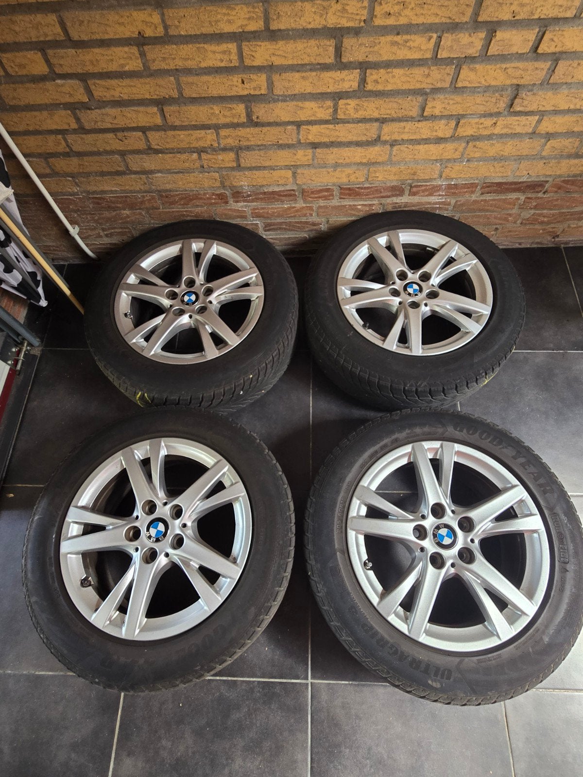 BMW 2 Serie Winterbanden met Velgen 205/60 R16 Runflat, Ophalen