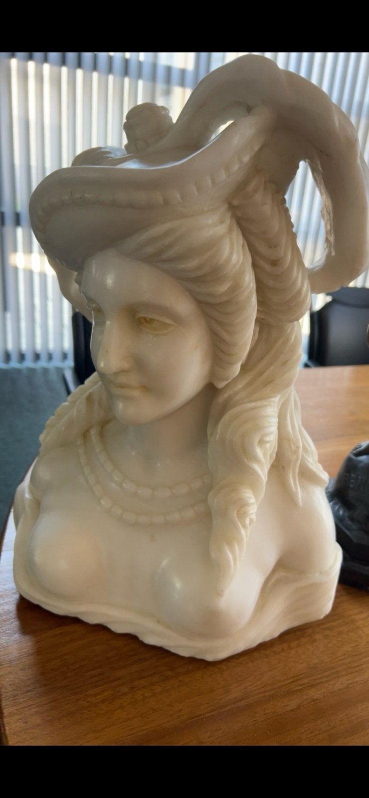 Marmeren buste – G. Obiols – ca. 50 cm – Art Nouveau, Ophalen