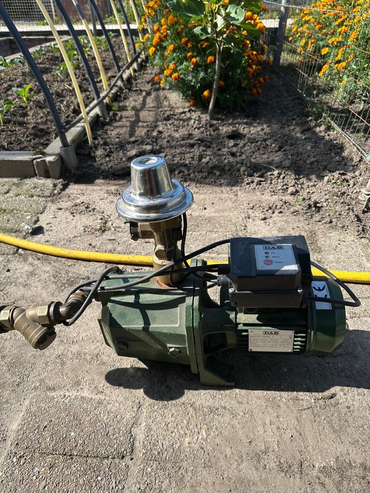 Zelfaanzuigende waterpomp DAB - Ideaal voor tuinirrigatie, Ophalen of Verzenden, Gebruikt, Elektrisch, Beregeningspomp