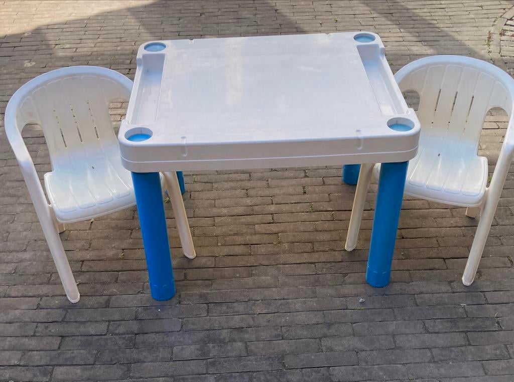 Leuke kindertafel met 2 stoeltjes., Kinderen en Baby's, Kinderkamer | Tafels en Stoelen, Ophalen, Zo goed als nieuw, Tafel(s) en Stoel(en)