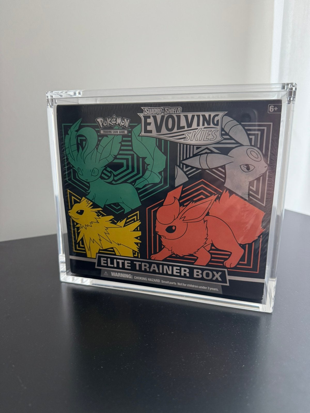 EVOLVING SKIES ELITE TRAINER BOX - ETB