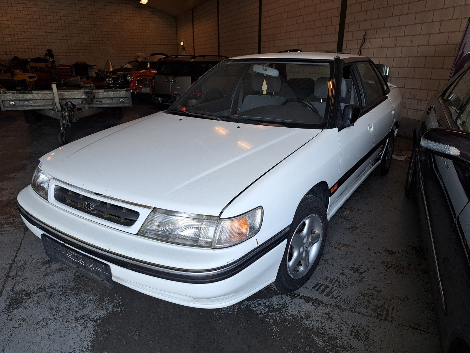 Zeldzaam harde gezonde subaru legacy 2.0 boxer 140.000km, 4 cilinders, Wit, Bedrijf, Handgeschakeld