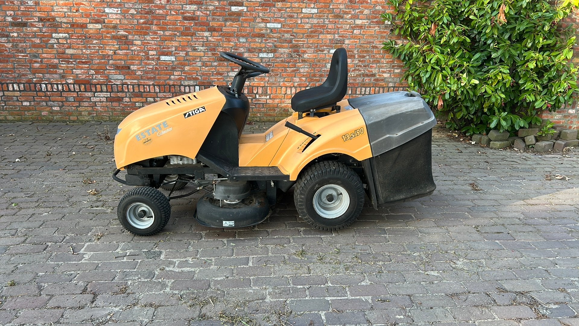 Zitmaaier Stiga, Tuin en Terras, Zitmaaiers, Zo goed als nieuw, Ophalen of Verzenden