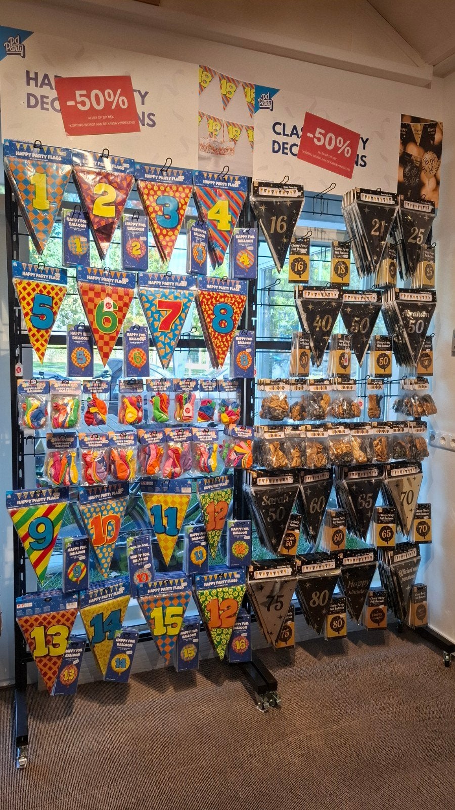 600 items feest versiering slingers en ballonnen, Ophalen of Verzenden, Nieuw, Versiering, Verjaardag