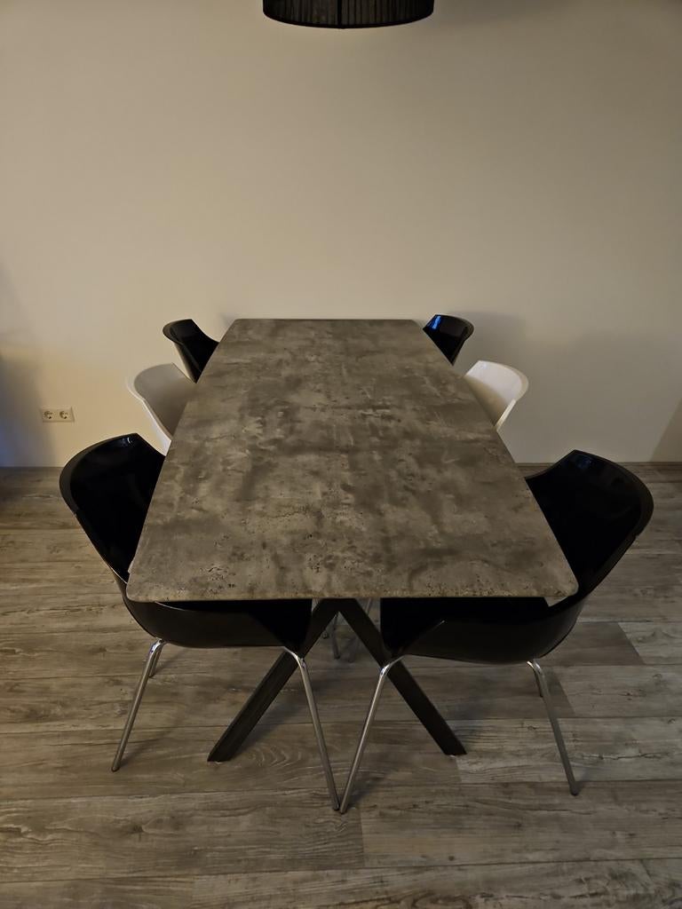 Eettafel ovaal, betonlook blad +7x Opal papatya stoelen, Ophalen, Gebruikt, Modern, Industrieel, Overige materialen