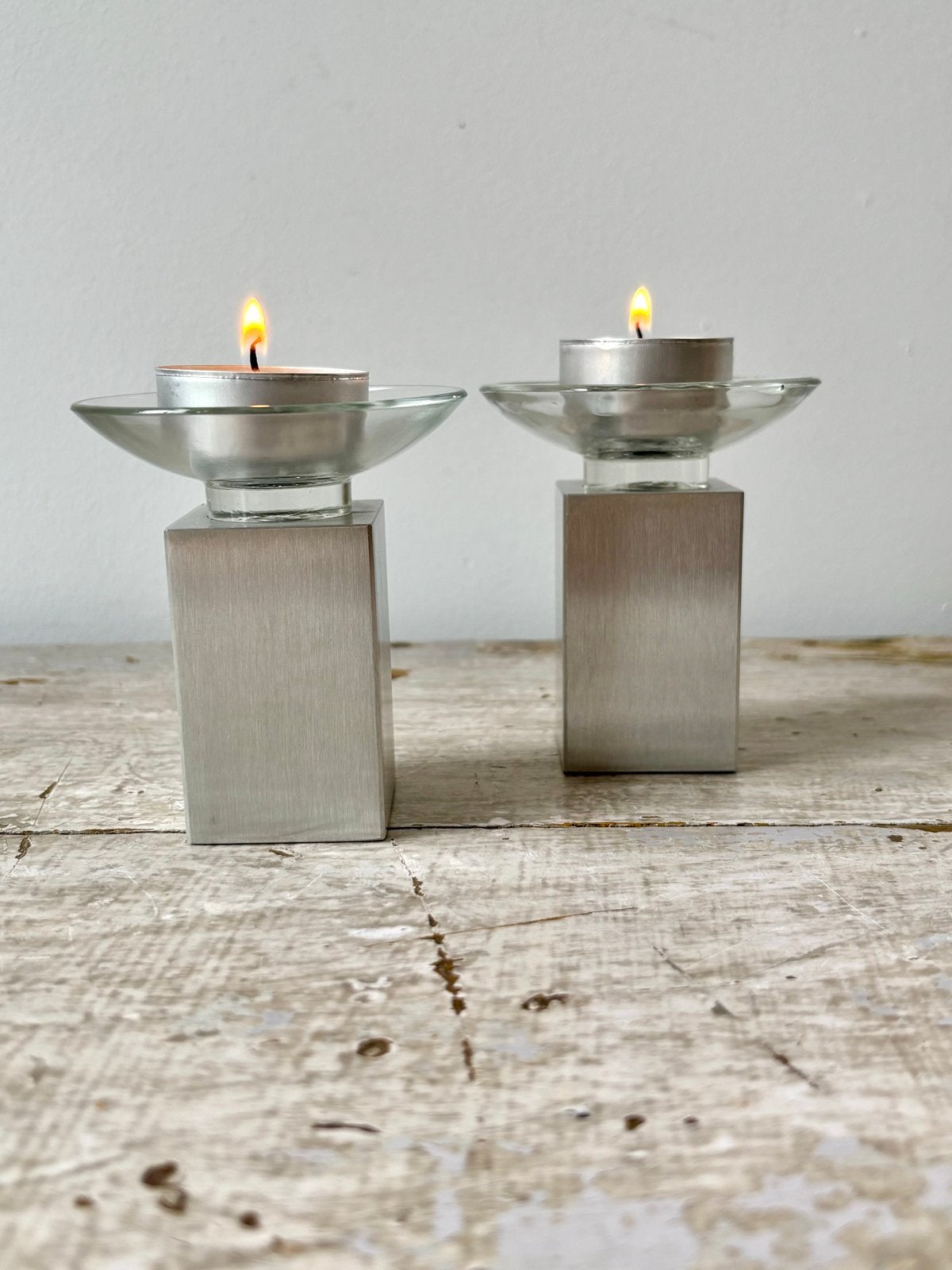 Set van 2 moderne waxinelichthouders geborsteld aluminium, Gebruikt, Overige merken, Waxinelichthouder, Ophalen of Verzenden