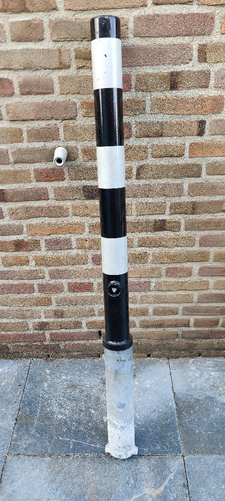 Afzetzuil afzetpaal anti parkeerpaal verkeerszuil, Ophalen, Zo goed als nieuw