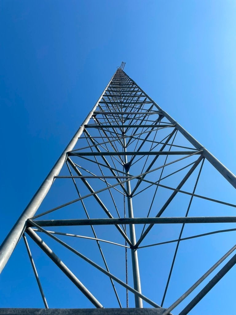 Zend mast +-25 meter, Telecommunicatie, Ophalen, Gebruikt, Mast