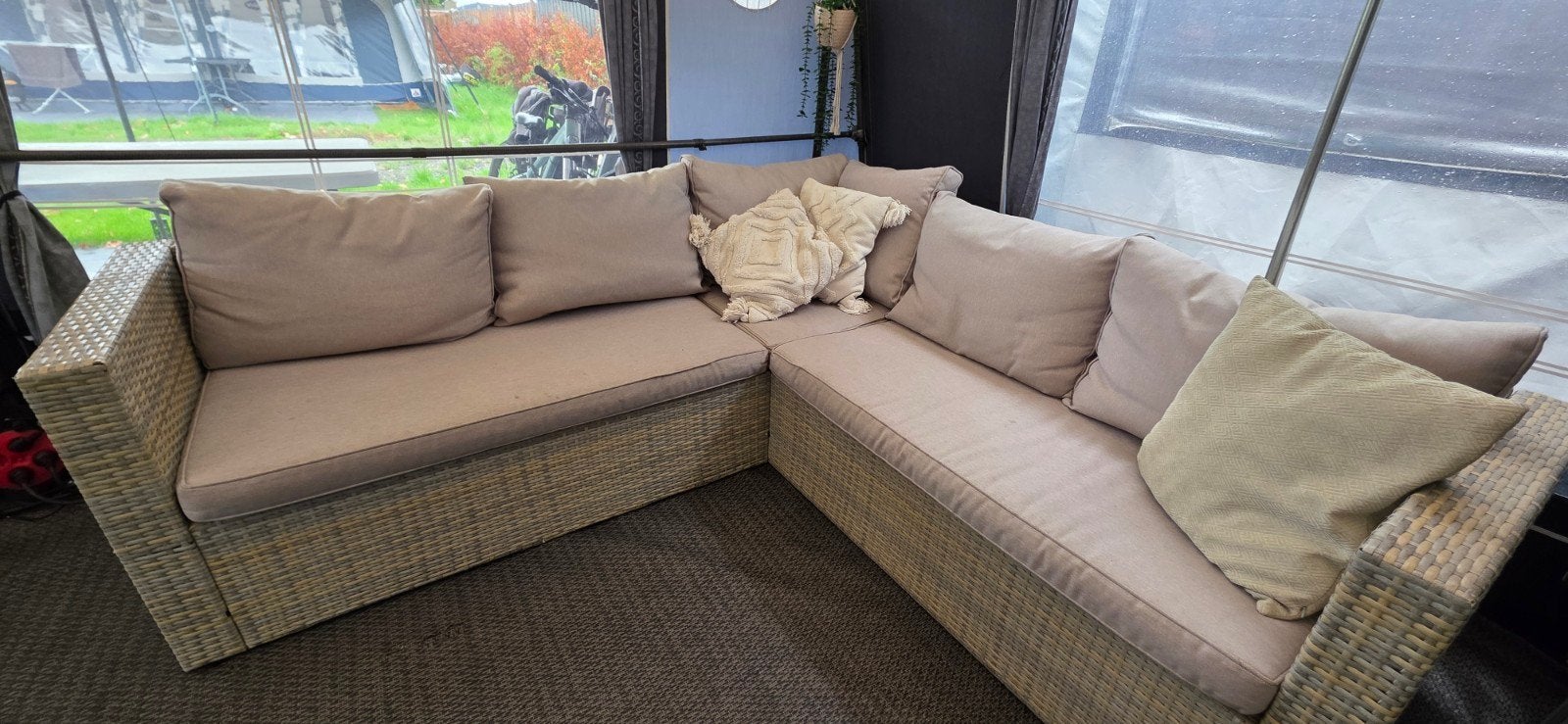 Wicker loungebank, Tuin en Terras, Ophalen, 5 zitplaatsen, Zo goed als nieuw, Loungeset