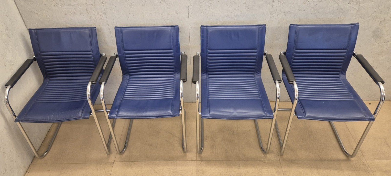 Mooie set van 8 originele Art Collection Dialog designstoele, Ophalen, Art Collection, Modern Design, Blauw