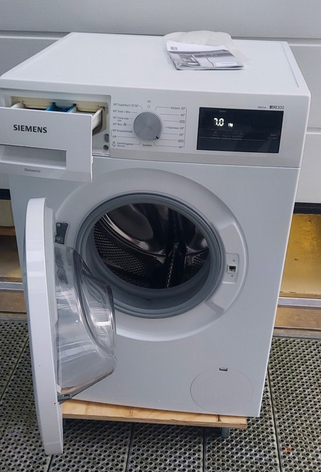 Siemens iQ300 Wasmachine, Ophalen, Minder dan 85 cm, Zo goed als nieuw, 1200 tot 1600 toeren