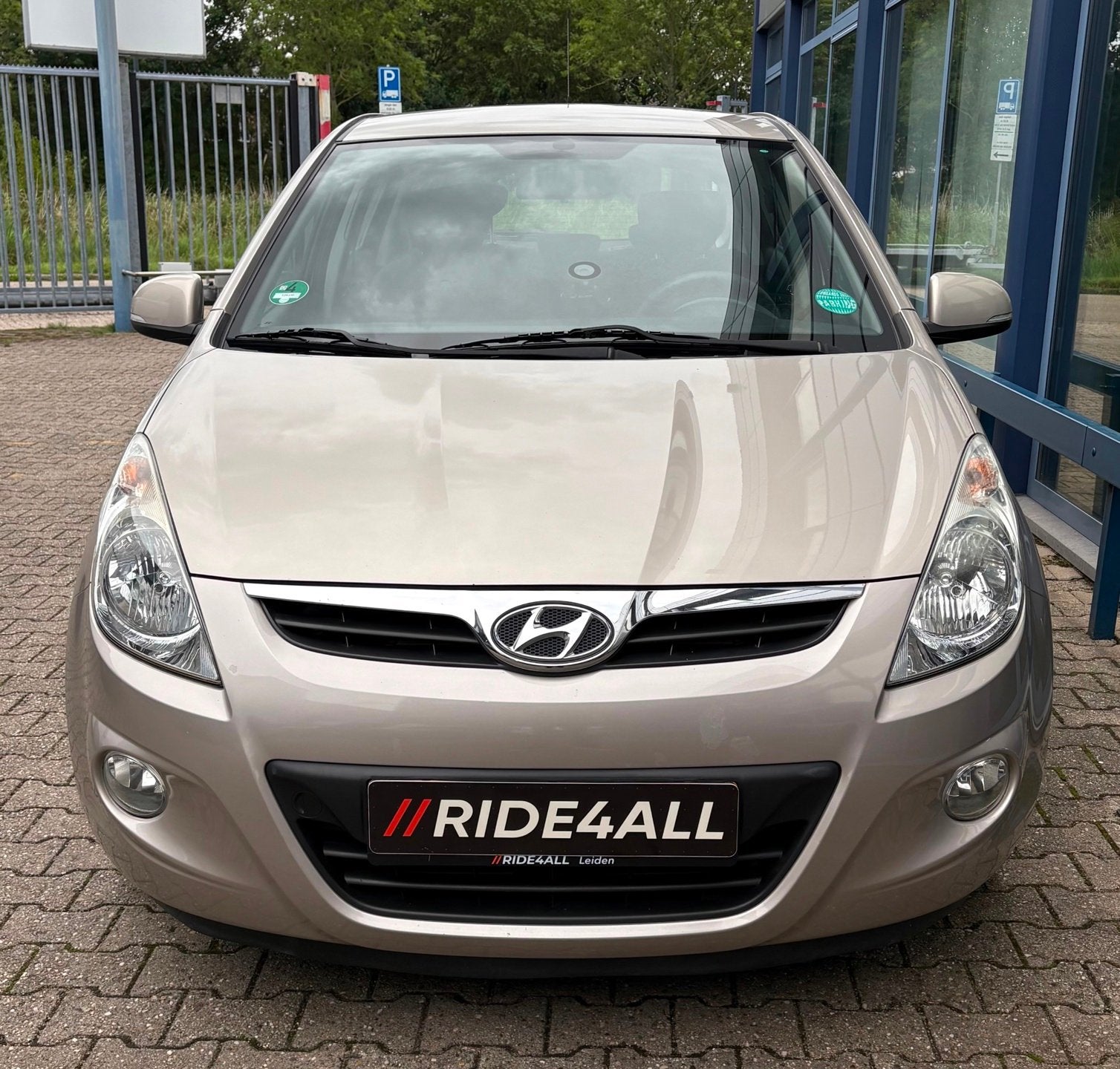 Hyundai I20 1.4i i-Motion/AIRCO/PDC/5DRS/APK, Voorwielaandrijving, Euro 5, Zwart, 4 cilinders