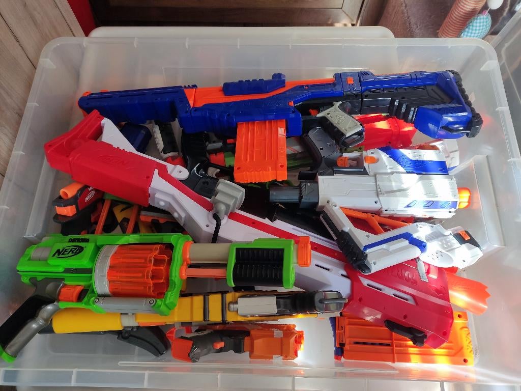 Nerf pistolen en waterballetjes pistool, Ophalen, Zo goed als nieuw