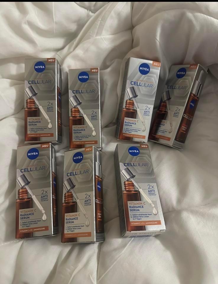 Nieuwe en ongeopende NIVEA Cellular Vitamin C Radiance Serum, Ophalen of Verzenden, Nieuw, Gehele gezicht