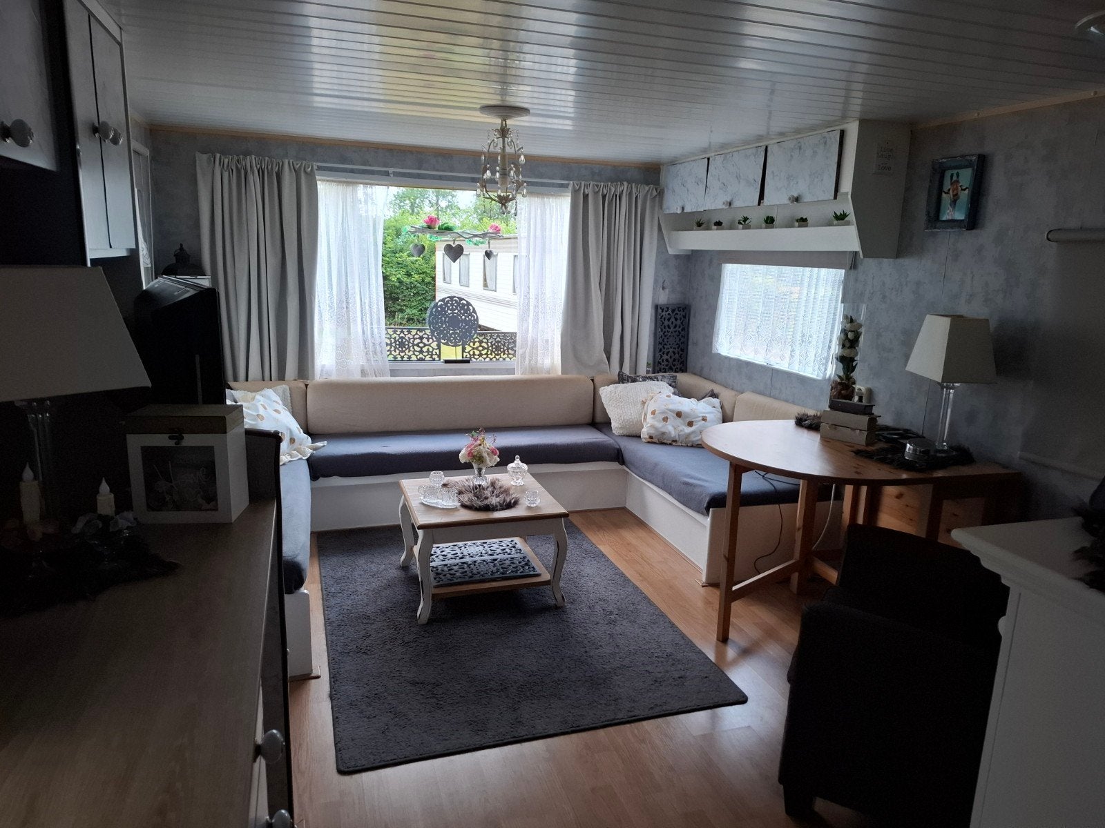 Te huur Stacaravan met tuin en terras op camping in Maarn