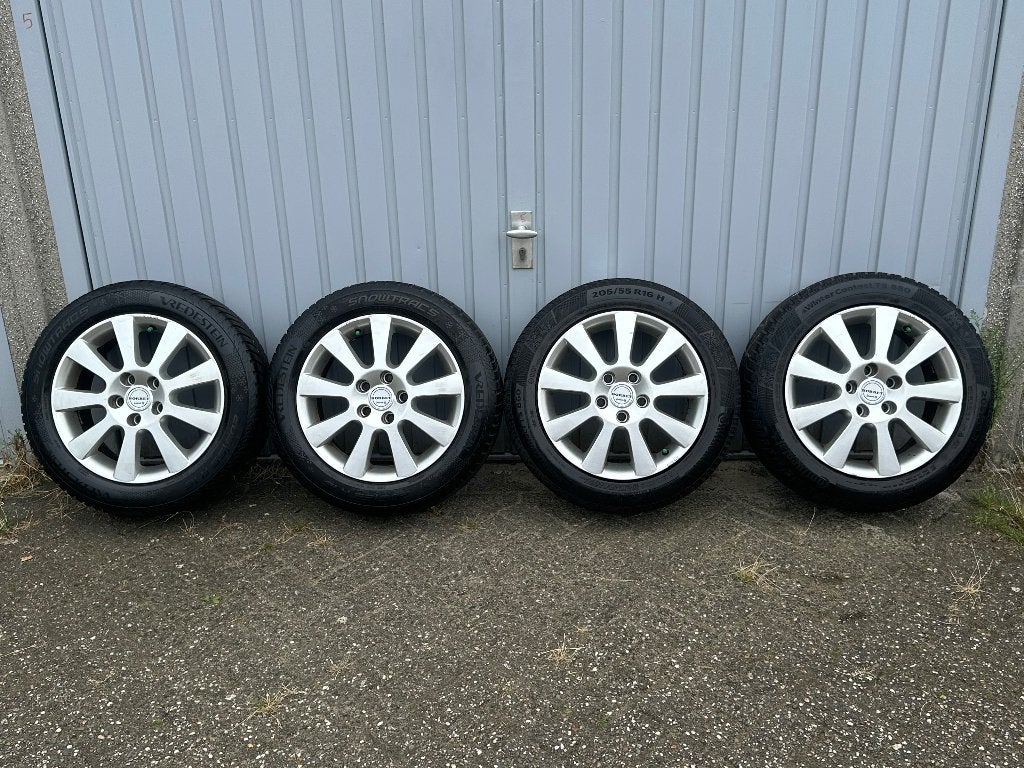 Set winterbanden met Borbet velgen - 16 Inch, Auto-onderdelen, Banden en Velgen, Ophalen, Gebruikt, 16 inch, Band(en)