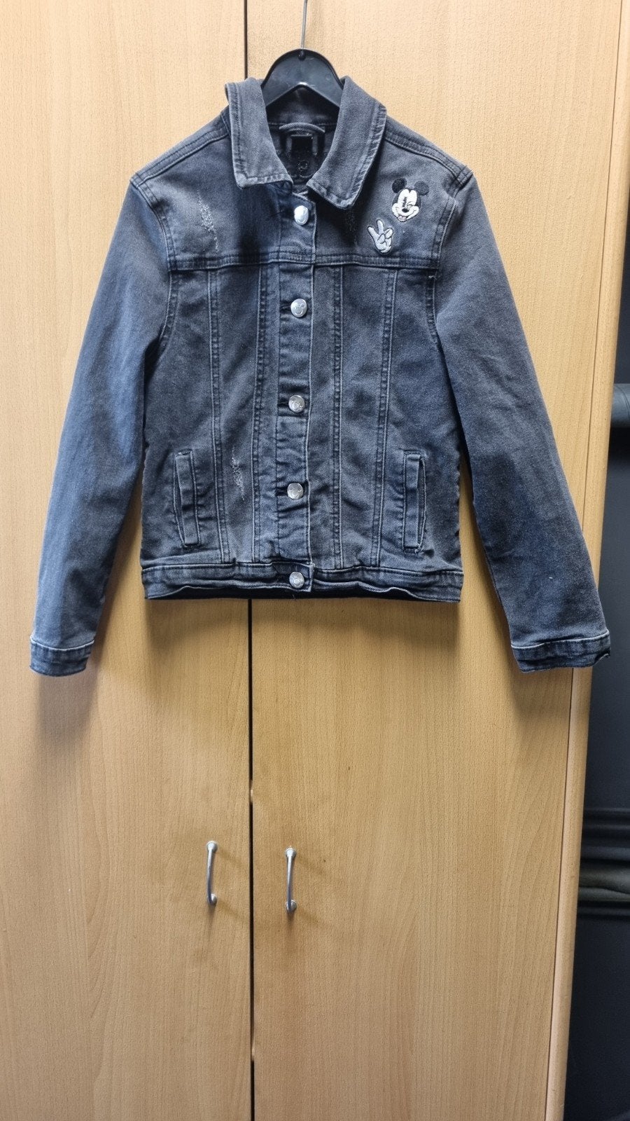 Stoer spijkerjasje Primark maat 134 met Mickey Mouse opdruk, Gebruikt, Jongen of Meisje, Ophalen of Verzenden, Primark