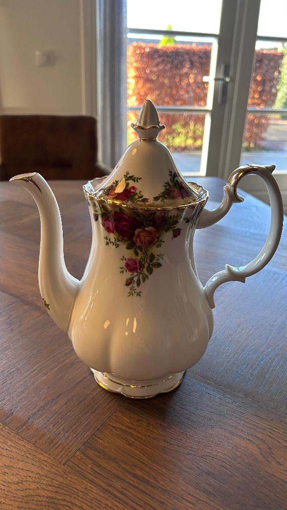 Royal Albert Old Country Roses — koffiepot met deksel, Antiek en Kunst, Antiek | Servies los, Ophalen