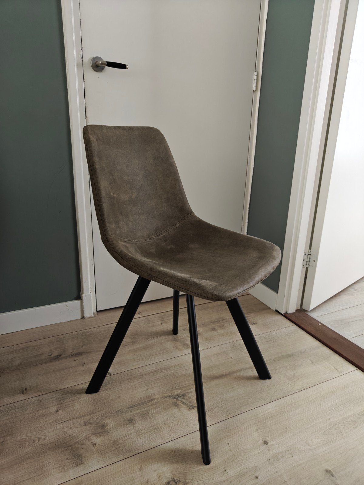 Set van 3 moderne eetkamer stoelen - groen suede, Ophalen, Overige kleuren, Zo goed als nieuw, Metaal