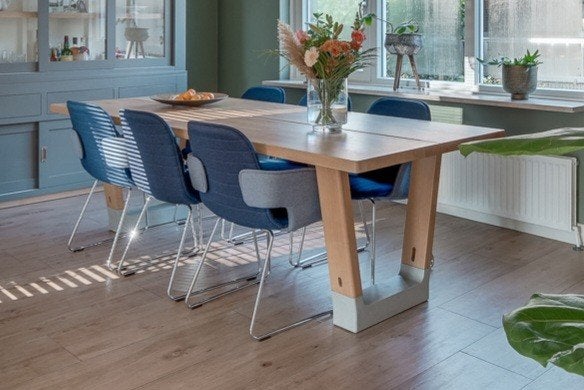 Eettafel en stoelen van Arco., Ophalen, Gebruikt, Eikenhout, 200 cm of meer