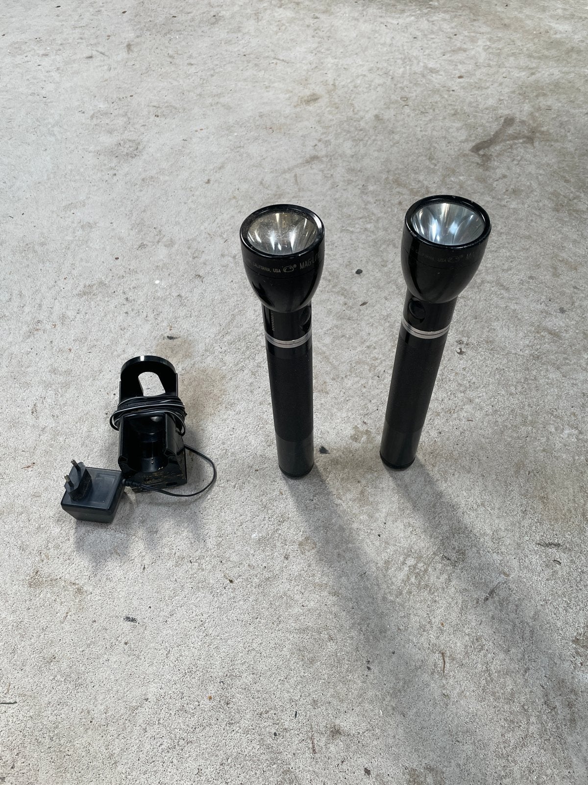 Maglite zaklampen met oplader, Caravans en Kamperen, Ophalen, Gebruikt, Accu