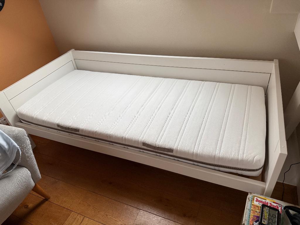 Eenpersoonsbed met lattenbodem en matras, Ophalen, Eenpersoons, Wit, 200 cm