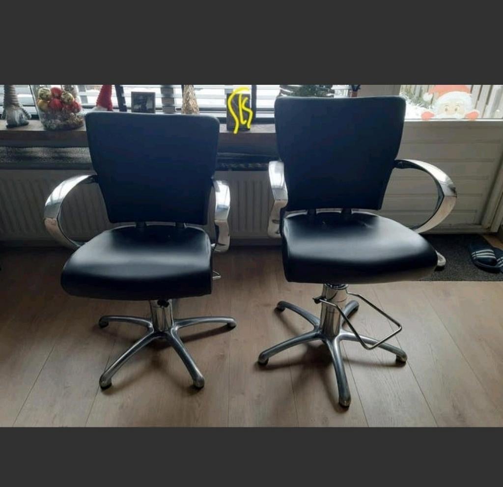 2 kappersstoelen merk Pietranera / kapper / stoelen/ salon, Ophalen, Gebruikt, Zwart