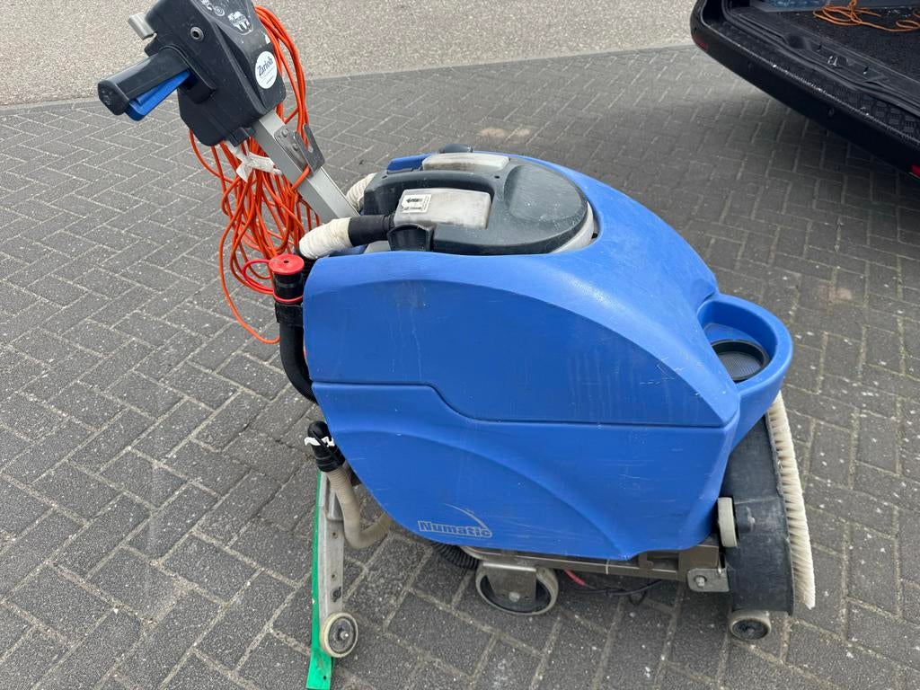 Numatic TTB 3450/100S schrobzuigmachine met borstel, Ophalen of Verzenden, Gebruikt, Schrobmachine