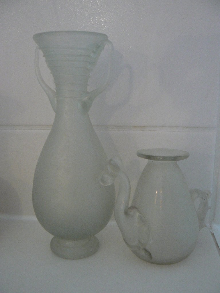 twee Murano vaasjes, wit matglas, Ophalen