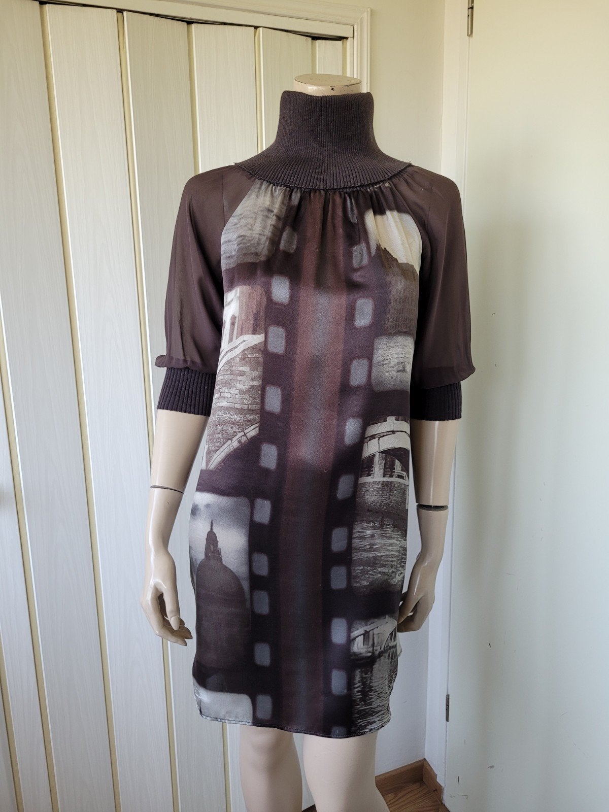 Liu Jo jurkje zijde maat 34/XS 36/S, Kleding | Dames, Jurken, Bruin, Liu Jo, Ophalen of Verzenden, Zo goed als nieuw