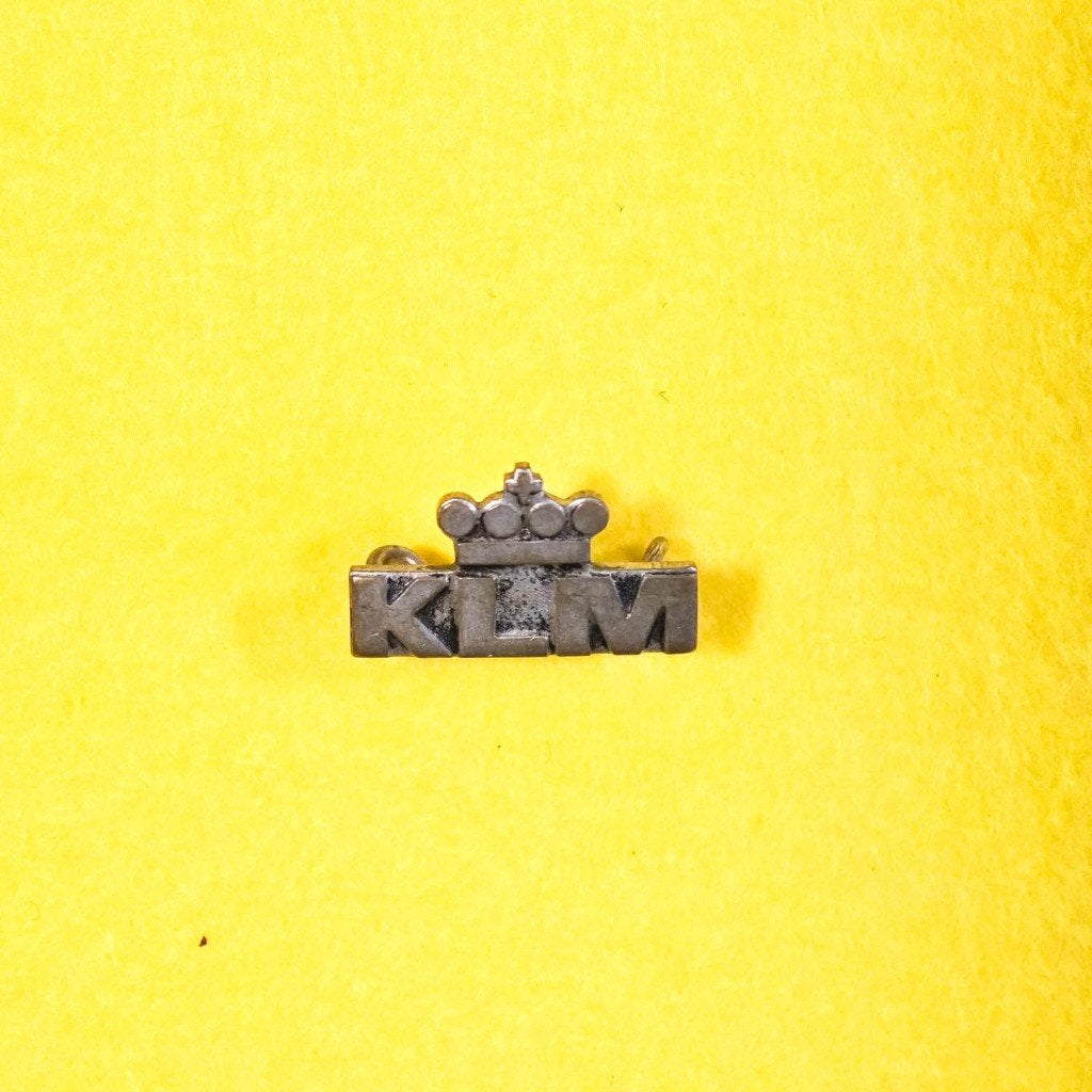 Vintage KLM pin / reversembleem met dubbele sluiting, Verzenden, Gebruikt, Merk, Speldje of Pin
