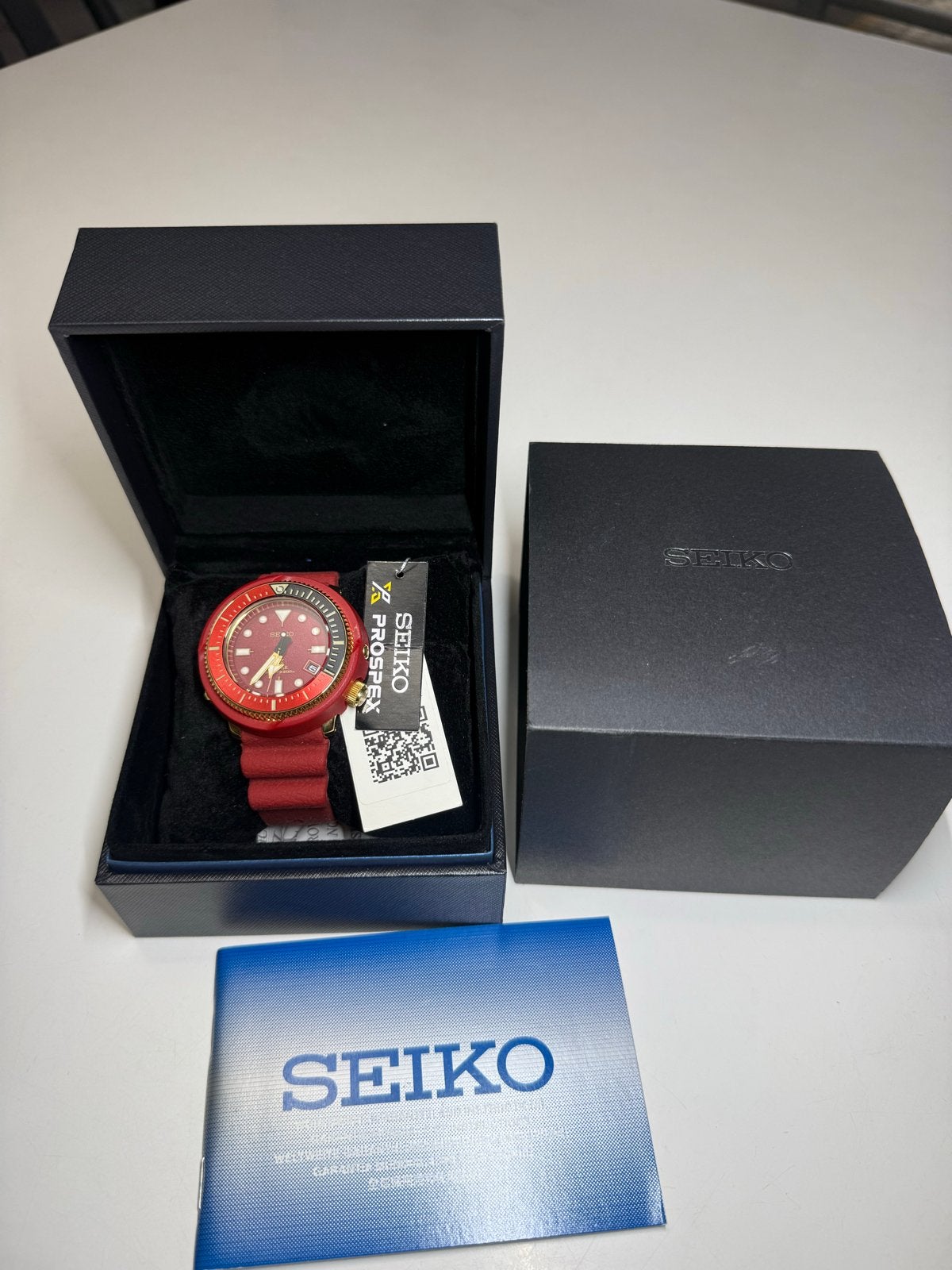 Seiko SNE580P1 Red Tuna Limited Edition - 500 stuks, Ophalen, Polshorloge, Kunststof, Zo goed als nieuw