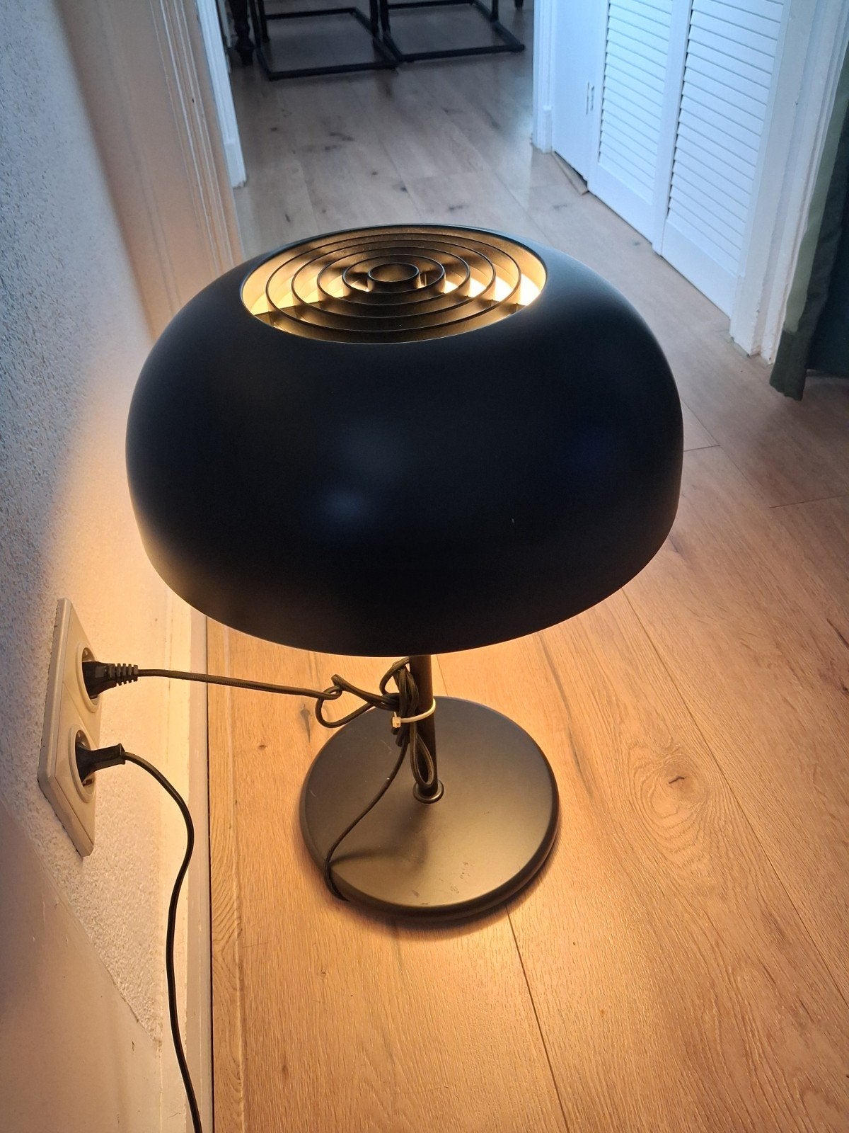 Vintage ikea zwarte tafellamp, paddestoel design, Ophalen, Gebruikt, 50 tot 75 cm, Metaal