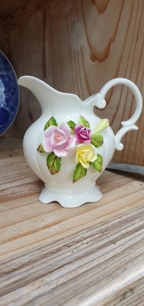 Royal Dover Bone China Melkkannetje met Rozen, Ophalen of Verzenden