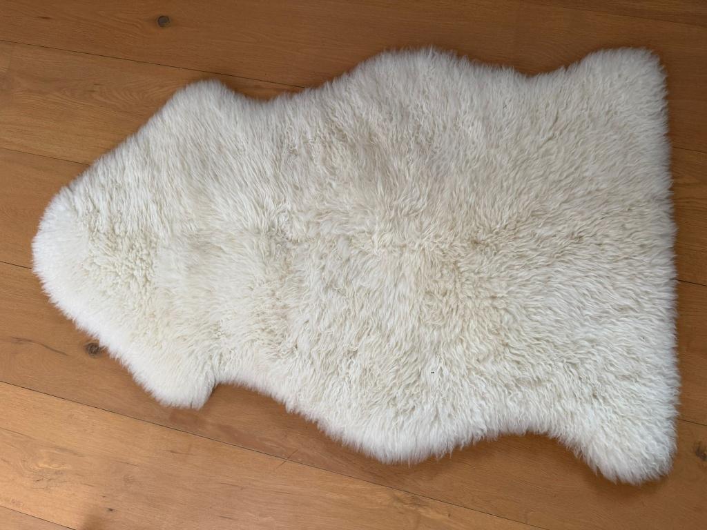 Schapenvachtkleed (sheepskin rug) IKEA LUDDE 70cm, Ophalen, Zo goed als nieuw, Minder dan 100 cm, Overige vormen