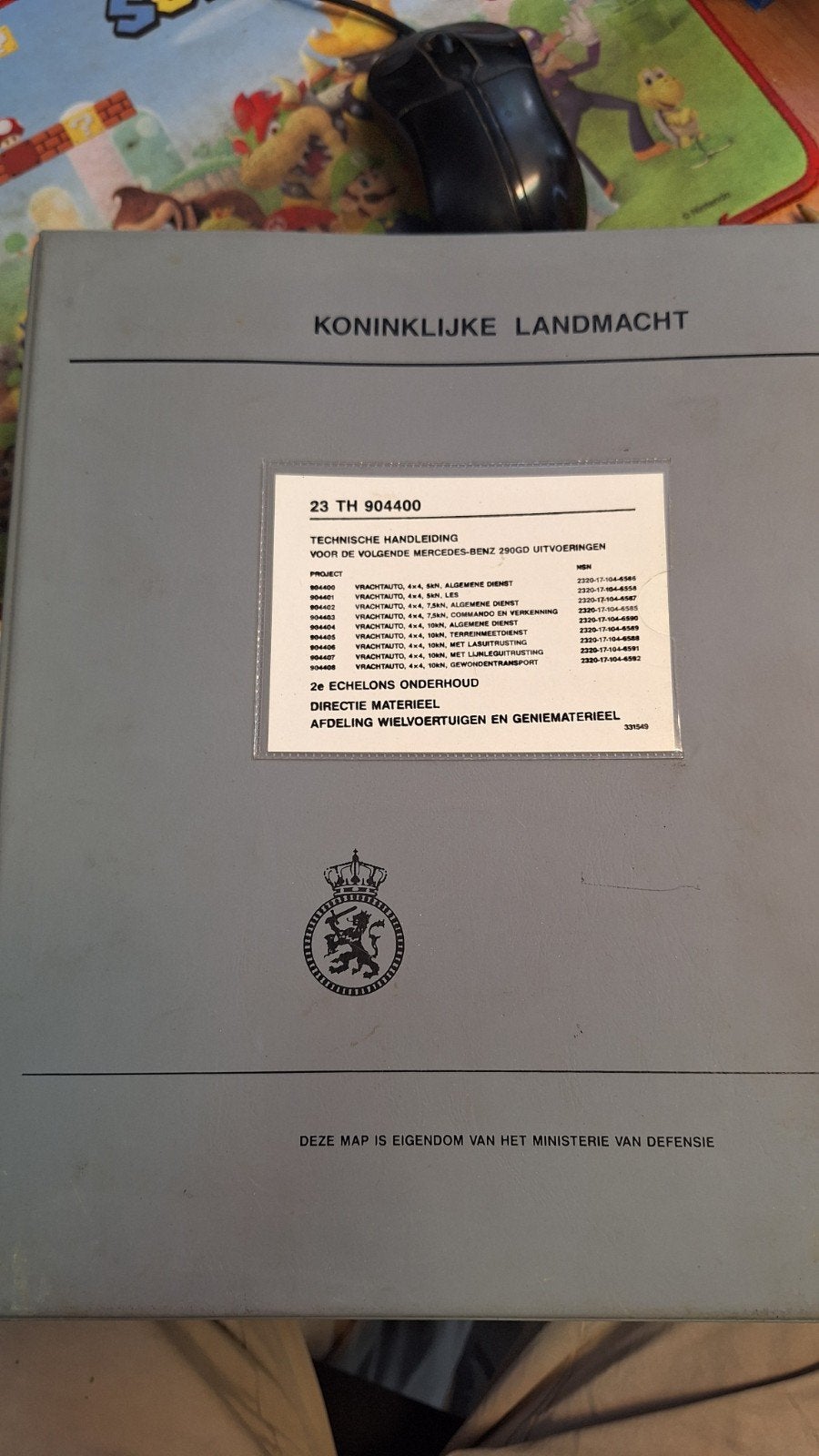 MERCEDES 290 GD, Verzamelen, Militaria | Algemeen, Ophalen of Verzenden, Landmacht, Nederland, Boek of Tijdschrift