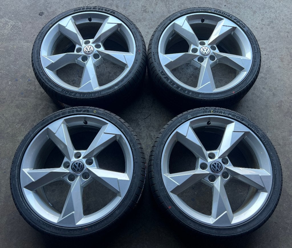 5x112 19 inch Golf 5/6/7/8 Velgen + Banden 225/35/19, Gebruikt, Banden en Velgen, Personenwagen, Ophalen