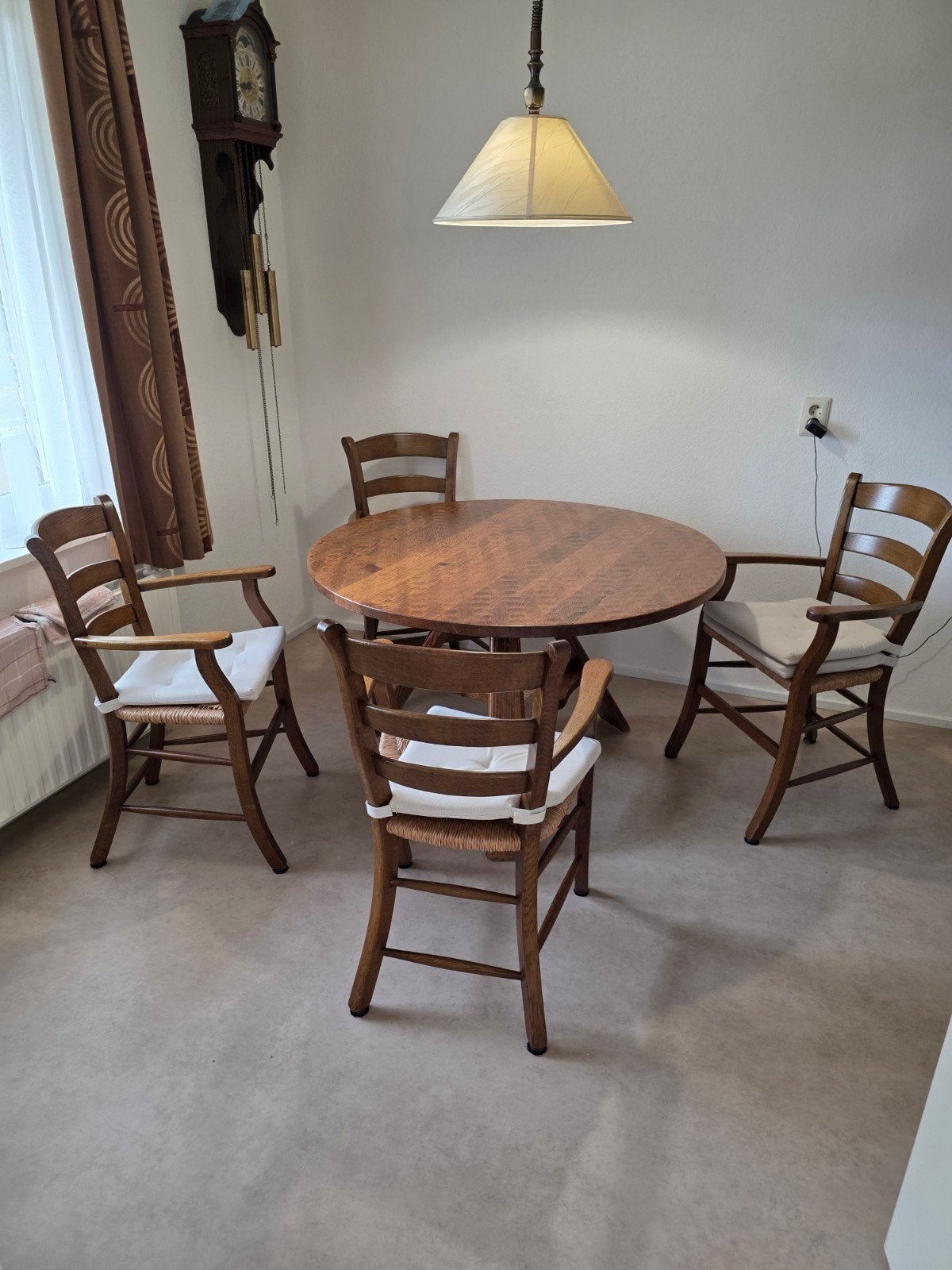 Mooie ronde houten eettafel met 4 stoelen, Ophalen, Gebruikt, Rond, Vier personen